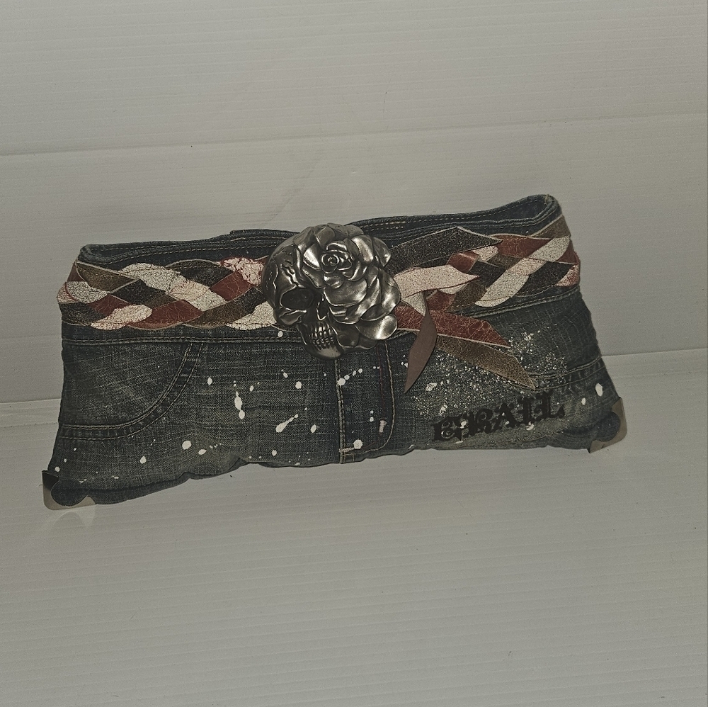 Very Rare Vintage Grail Skulls Handbag – Embroidered & Paint-Splatter ✅
